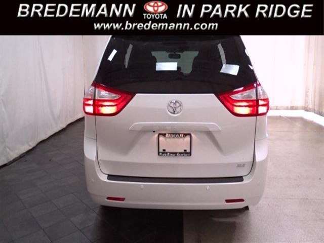 Toyota Sienna 2017 photo 19